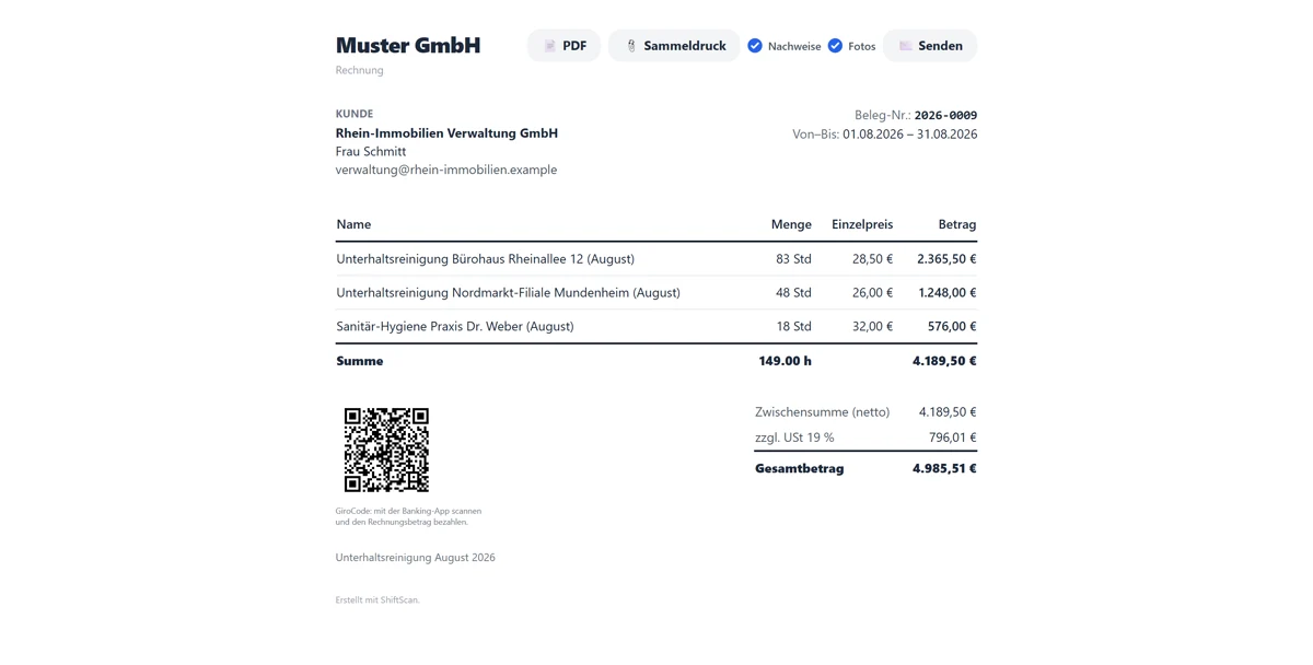 Die Druckansicht: oben die Positionen aus den erfassten Zeiten, darunter Zwischensumme, Umsatzsteuer und Gesamtbetrag, daneben der GiroCode zum Abscannen.